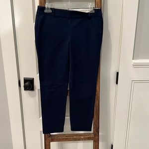 Office casual cropped pants.